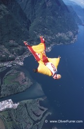 wingsuit soaring flight skydive para centro